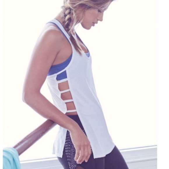 Beyond Yoga Tops - NWT Beyond Yoga Cutout Sides Tank
